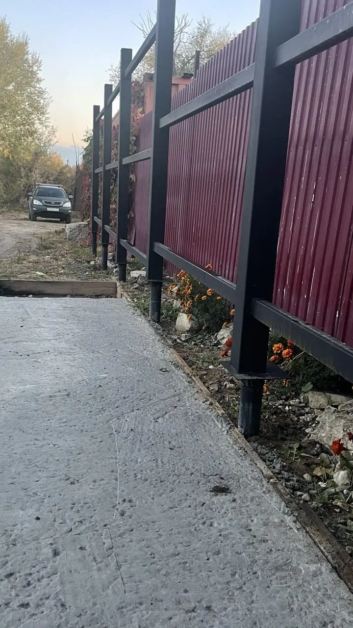Оголовок 200×200 приварен по уровню — объект 7
